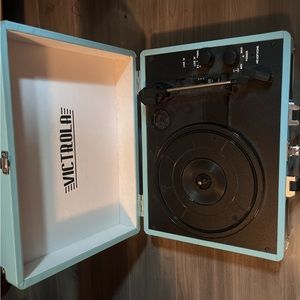 Record player (read description)